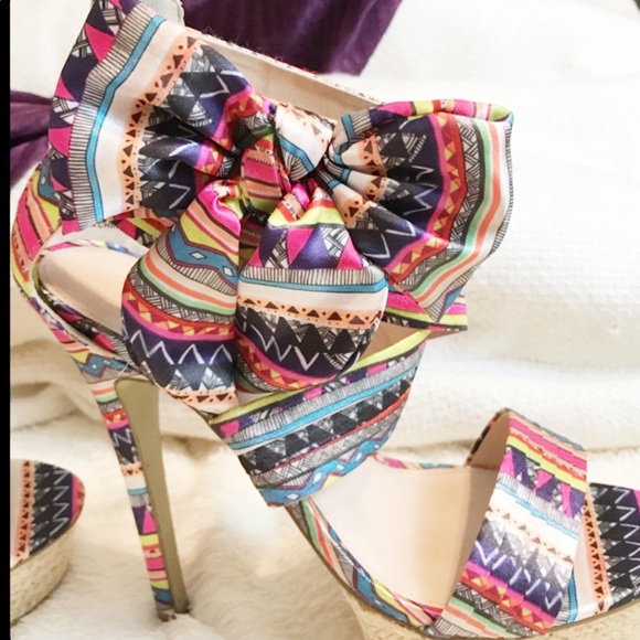 ZIGI SOHO Platform Heels - Picture 2 of 8